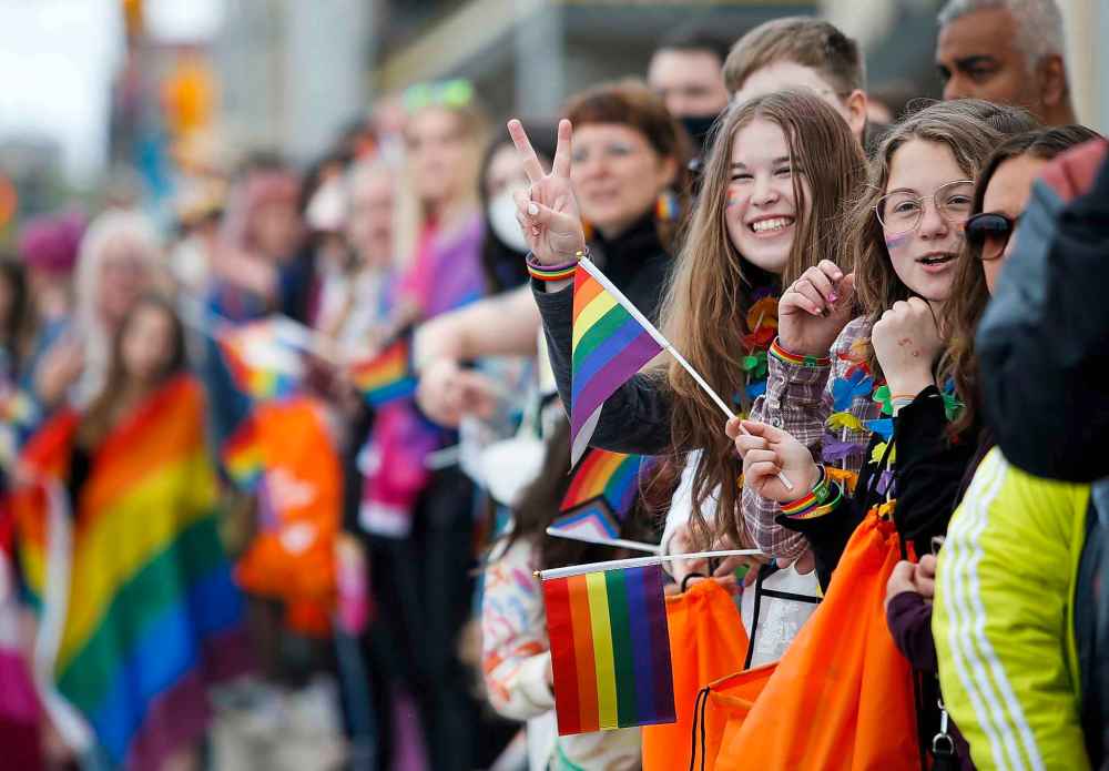 JOHN WOODS / WINNIPEG FREE PRESS
JOHN WOODS / WINNIPEG FREE PRESS
Crowds take in the Pride Parade in downtown Winnipeg Sunday.
Re: gabby