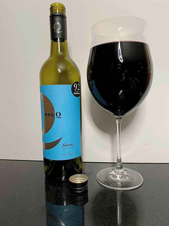Despite my own advice above, I lived on the edge and poured this entire Aussie Shiraz into my new-to-me Eisch glass. (It was then poured back into the bottle rather than consumed. Well, most of it at least.)