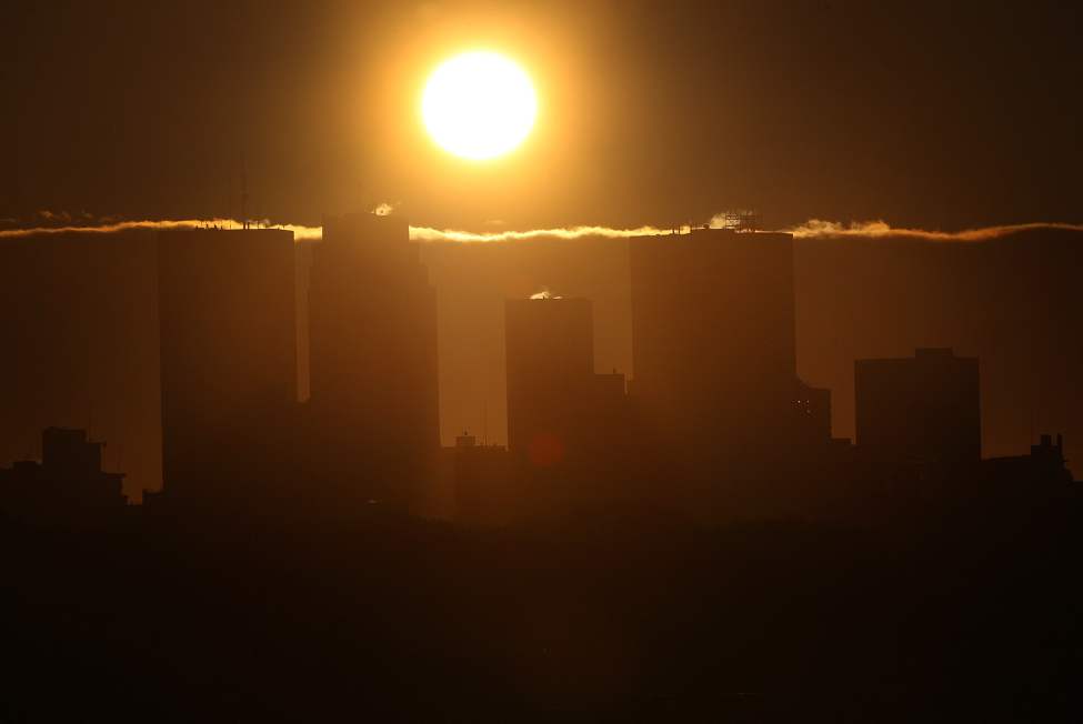 A beautiful fall sunrise appears over downtown Winnipeg.
Thursday, October 11, 2012
(JOE BRYKSA / WINNIPEG FREE PRESS)