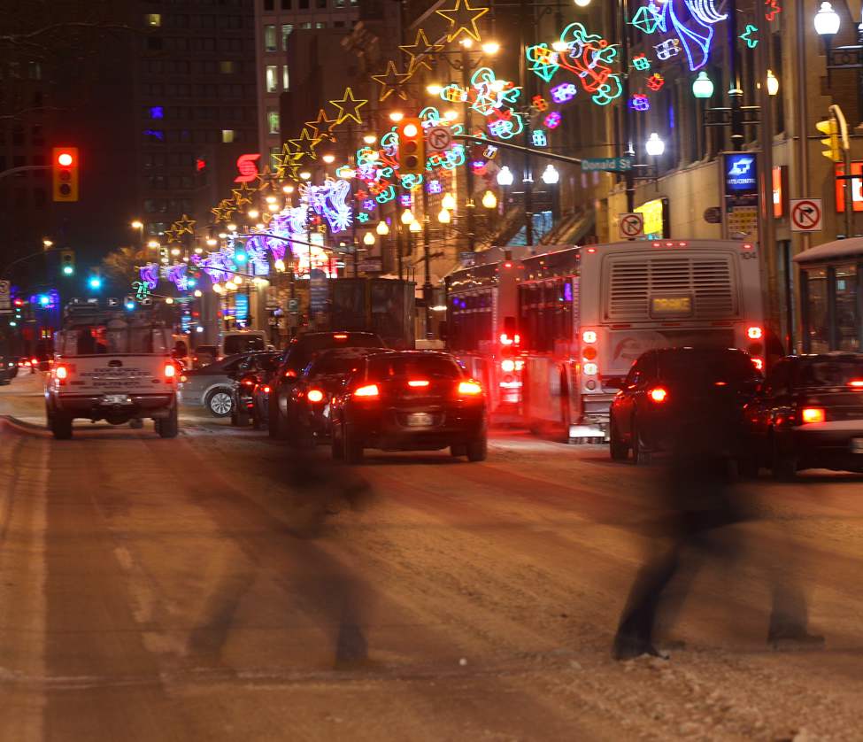 Holiday Lights - Holiday lights create a glow in downtown Winnipeg during early morning rush hour.
Friday, November 30, 2012
(JOE BRYKSA / WINNIPEG FREE PRESS)