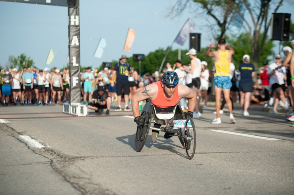 ETHAN CAIRNS / WINNIPEG FREE PRESS
The Manitoba Marathon's wheelchair race starts on University Crescent on Sunday.