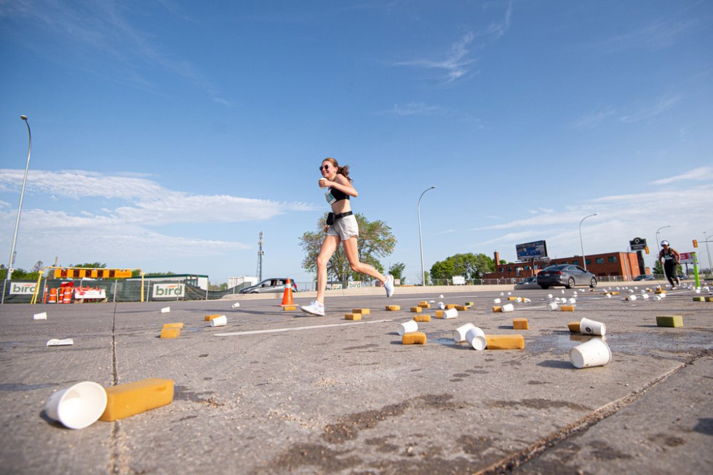 MIKE SUDOMA / WINNIPEG FREE PRESS
A runner makes their way down Jubilee Avenue during the Manitoba Marathon Sunday.