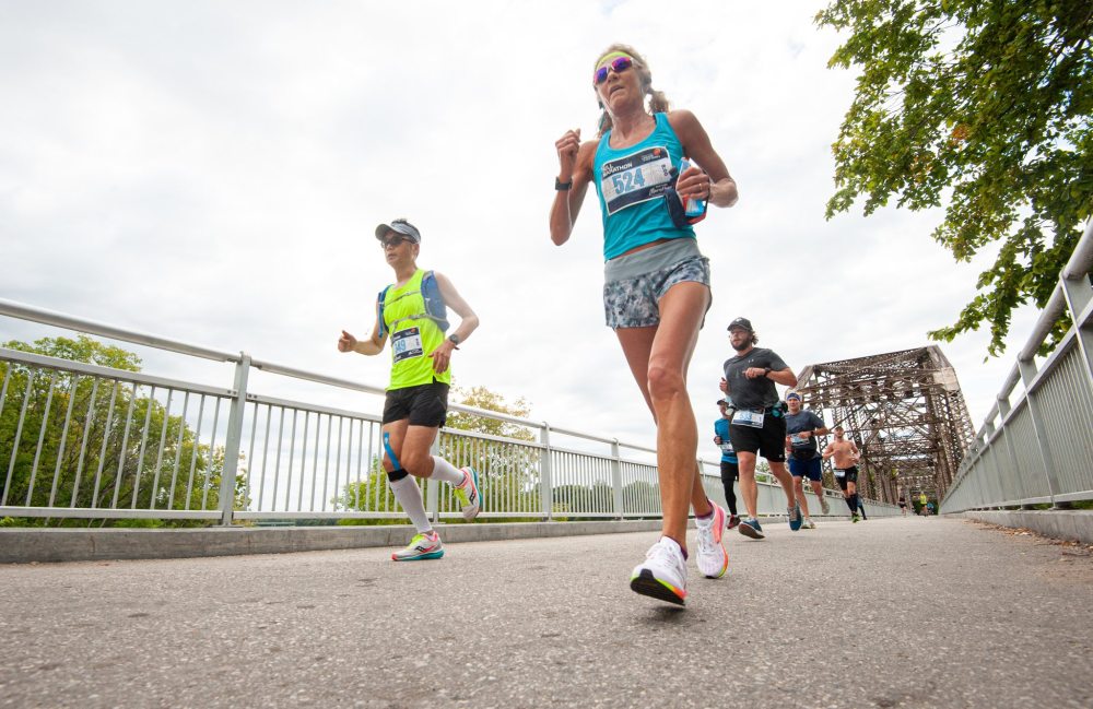 MIKE SUDOMA / Winnipeg Free Press
Heidi McGee, right, takes part in the Manitoba Marathon Sunday morning.