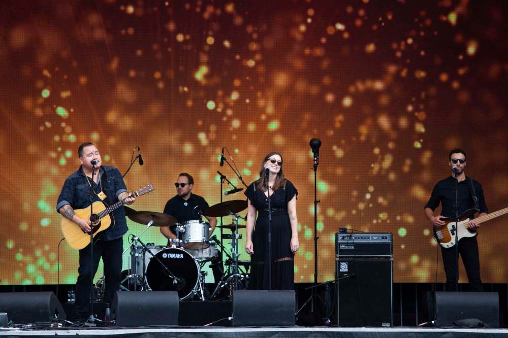 William Prince and his band perform for an appreciative audience. (Daniel Crump / Winnipeg Free Press)