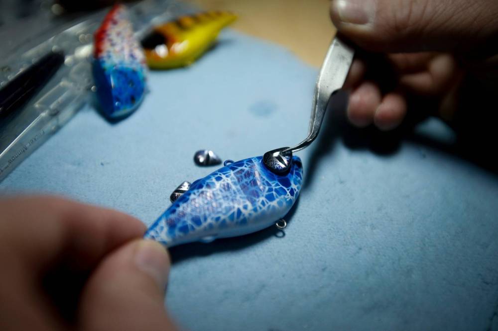 JOHN WOODS / WINNIPEG FREE PRESS
Mike Harris’ primary focus at the moment is working hand in hand with a manufacturer to design his own lure blanks; he already has two sizes available.