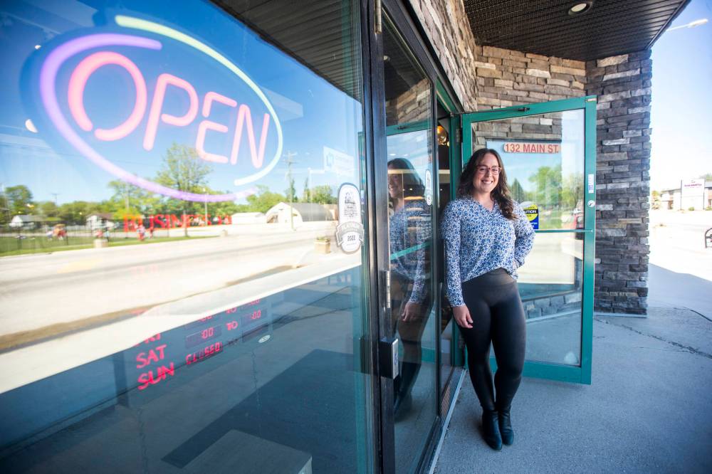 MIKAELA MACKENZIE / WINNIPEG FREE PRESS
“The town is always needing to put in new sewage, new water, new roads,” said Amanda Wiens, president of the Niverville Chamber of Commerce.