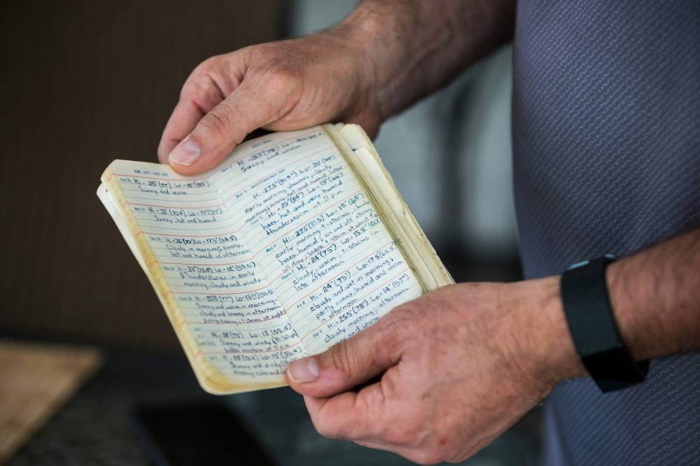 MIKAELA MACKENZIE / WINNIPEG FREE PRESS
Paola began recording weather in a logbook as a teenager fascinated by a blizzard that shut down cities in Ontario's Niagara region for a week in 1977.