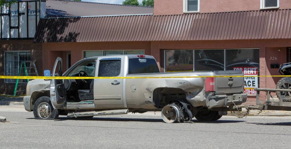 MIKE DEAL / WINNIPEG FREE PRESS
The pickup truck suspected of being used in the theft of ATVs that allegedly drove at an RCMP officer.