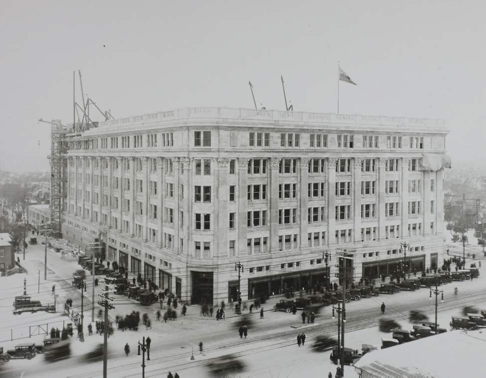 Hudson's Bay Company Archives, Archives of Manitoba
Original plans for the building’s exterior called for terra cotta to be brought in from the United States. At the urging of local leaders, the Hudson’s Bay Company changed its plans and agreed to use $400,000 worth of locally cut Tyndall stone. The decision not only created additional jobs in Manitoba, but allowed The Bay to later advertise that the structure was constructed with 100 per cent of Manitoba products.