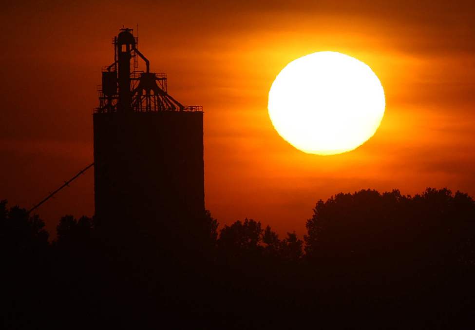 Spectacular Sunset- The Viterra Elevator illuminated by the setting evening sun in Rosser,Manitoba Friday night- Standup Photo-June 07, 2013 (JOE BRYKSA / WINNIPEG FREE PRESS)