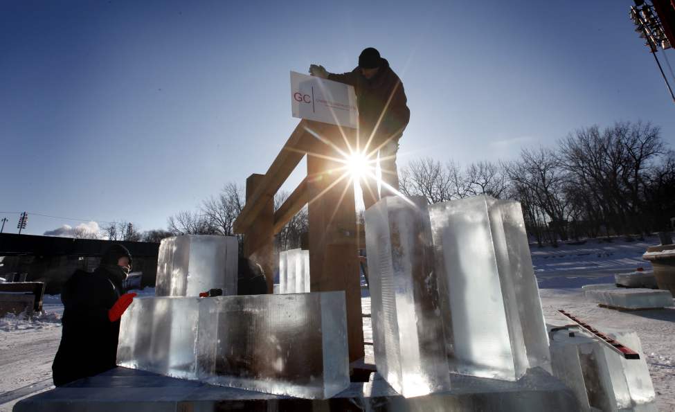 An ice sculpture and warm-up hut created by architect Frank Gehry starts to take form by workers at The Forks Tuesday. January 17, 2012
(Ruth Bonneville / Winnipeg Free Press)