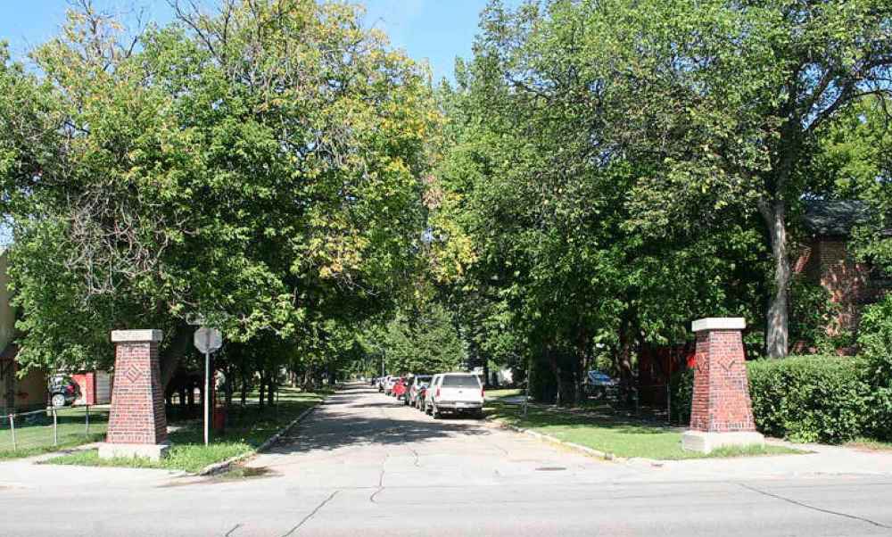 City of Winnipeg
Rejected: Helmsdale and Henderson: No report on their construction has been found, but it's assumed these