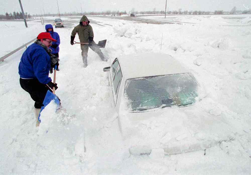 Motorists had their work cut out for them on the Trans Canada Highway. (Wayne Glowacki / Winnipeg Free Press files)