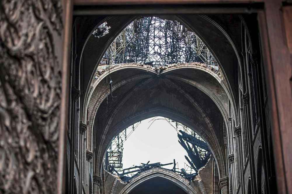 (Christophe Petit Tesson / The Associated Press)