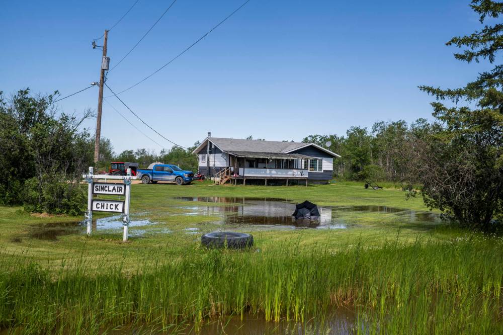 AARON VINCENT ELKAIM / THE NARWHAL
Flooding followed by repeated rain storms have left pools of water throughout the community at Peguis First Nation.