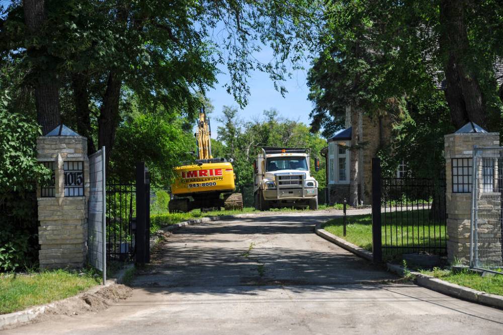 ETHAN CAIRNS / WINNIPEG FREE PRESS
The residence built in 1932 has been on the City of Winnipeg’s commemorative list of historical resources since 2014, but didn’t have any protection from demolition.