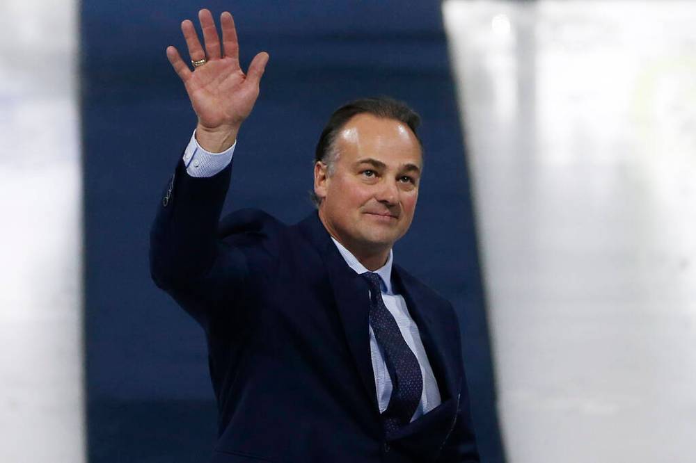 JOHN WOODS / WINNIPEG FREE PRESS FILES
Dale Hawerchuk was inducted into the Winnipeg Jets Hall of Fame in 2017.