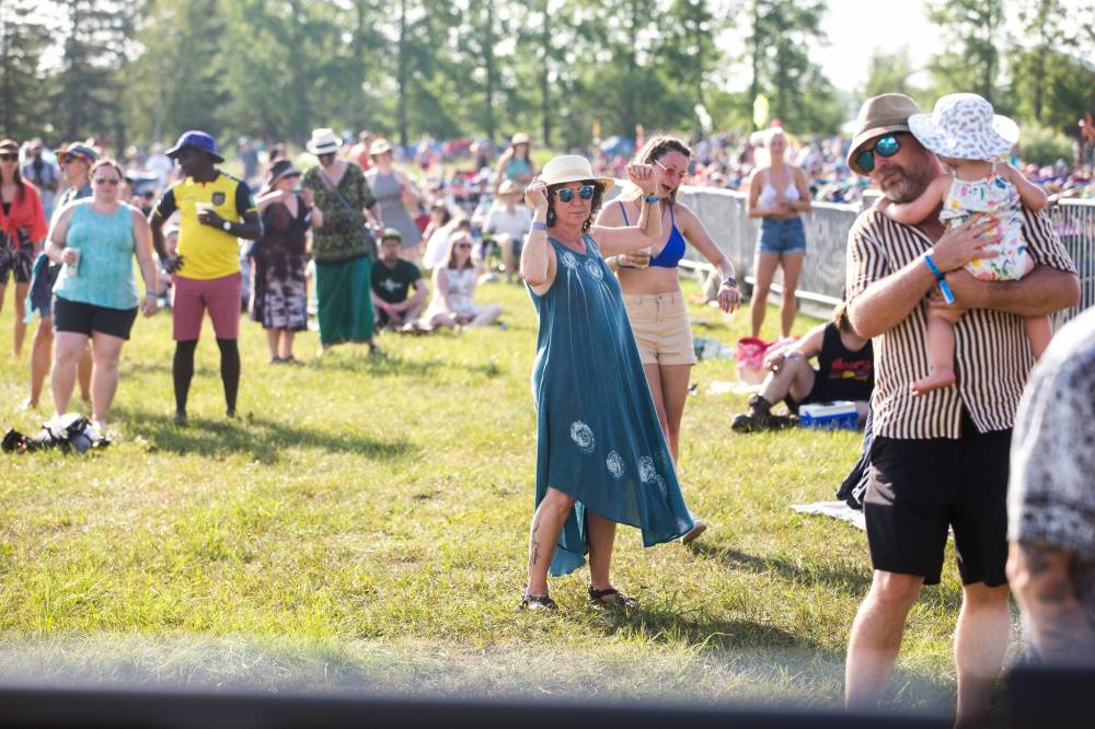 MIKAELA MACKENZIE / WINNIPEG FREE PRESS
Jennifer Wiebe dances while Ladama plays the main stage.