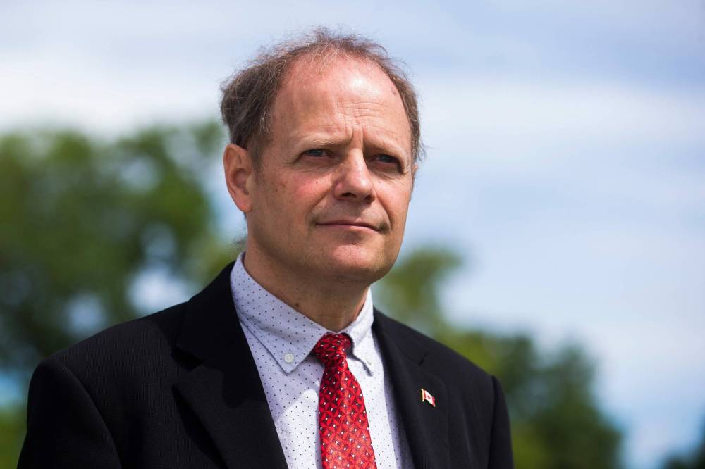 MIKAELA MACKENZIE / WINNIPEG FREE PRESS FILES
Winnipeg North MP Kevin Lamoureux has begun carrying a mobile duress alarm after noticing an increasing number of intimidating encounters when meeting constituents.