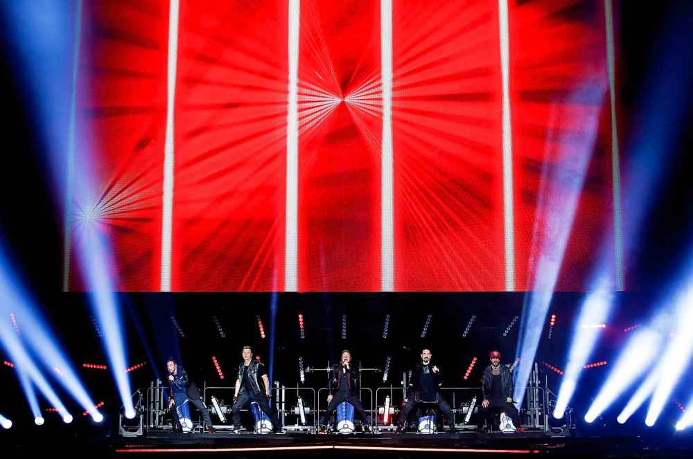 JOHN WOODS / WINNIPEG FREE PRESS
Backstreet Boys perform in Winnipeg Monday.