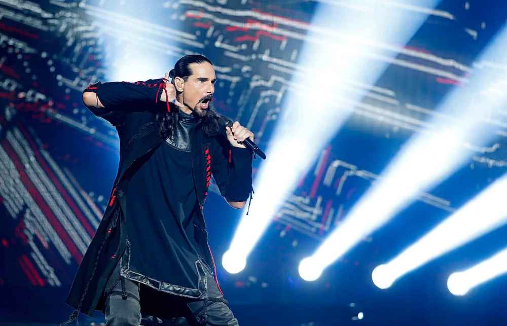 JOHN WOODS / WINNIPEG FREE PRESS
Backstreet Boys perform in Winnipeg Monday.