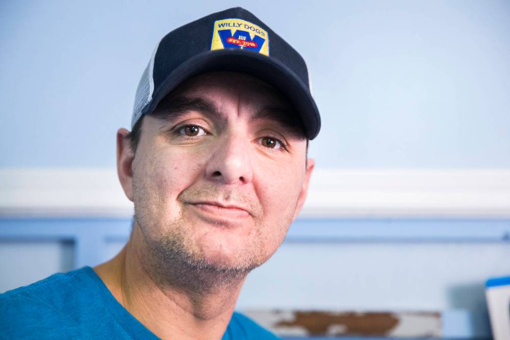 MIKAELA MACKENZIE / WINNIPEG FREE PRESS Will Gault, who experienced homelessness and struggled with finding food a few years ago, now runs a restaurant at the Deer Lodge Curling Club and shares his success with people through comfort and food in Winnipeg on Tuesday, Dec. 4, 2018. Winnipeg Free Press 2018.
