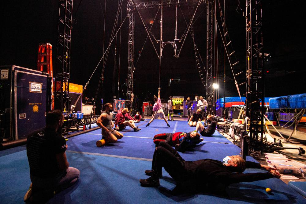 Mike Sudoma/Winnipeg Free Press
OVO performers stretch and warm up. The two physiotherapists are never far.