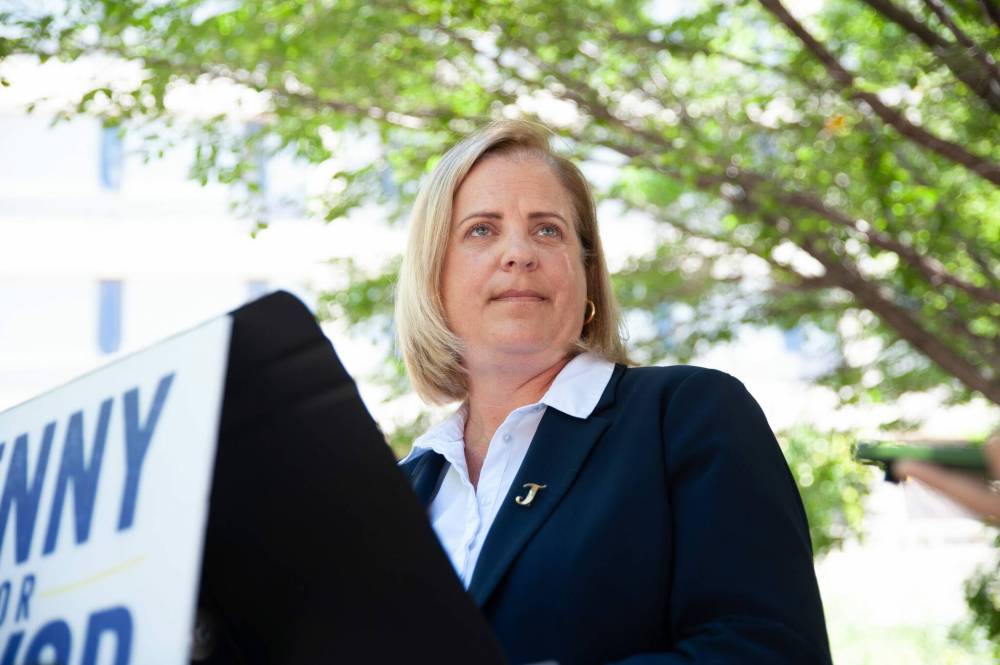 ETHAN CAIRNS / WINNIPEG FREE PRESS
Mayoral Candidate Jenny Motkaluk challenged Glen Murray to “proactively” reveal whether or not he is being investigated by federal authorities in the matter, repeatedly accusing him of “breaking the law.”