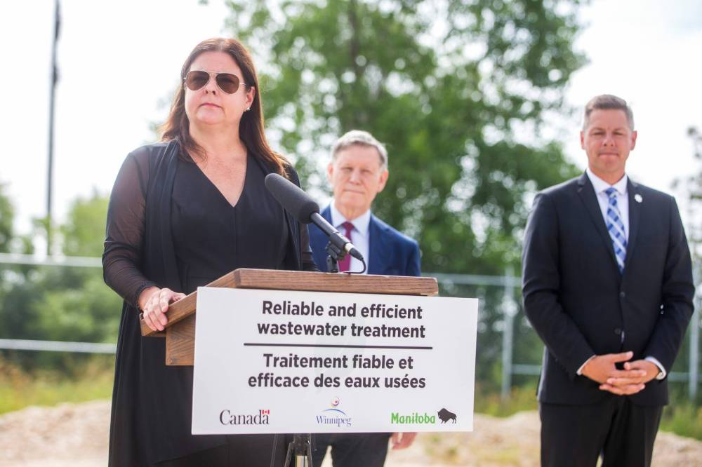 MIKAELA MACKENZIE / WINNIPEG FREE PRESS
Premier Heather Stefanson and Mayor Brian Bowman told media the potential cost hike is under discussion now but there is still plenty of time to fine-tune the exact amount of money needed for the project.