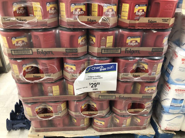 MAGGIE MACINTOSH/WINNIPEG FREE PRESS
Canada’s surging inflation rate has further heightened high price tags in St. Theresa Point First Nation.