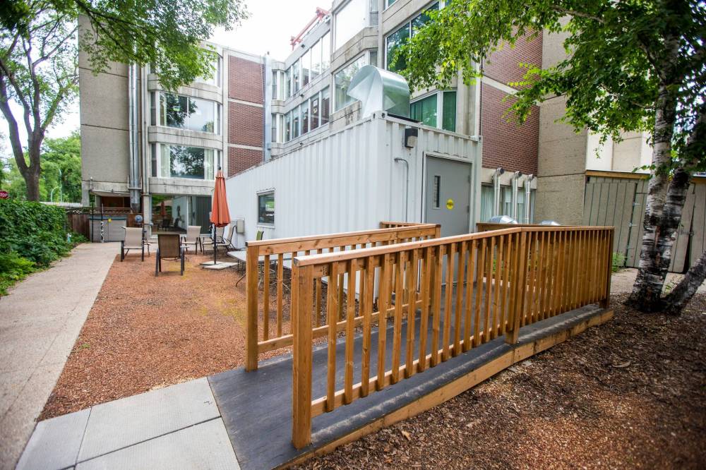 MIKAELA MACKENZIE / WINNIPEG FREE PRESS
One of the visitor pods, which will be taken back by the province now that they’re not being used, at the Convalescent Home of Winnipeg.