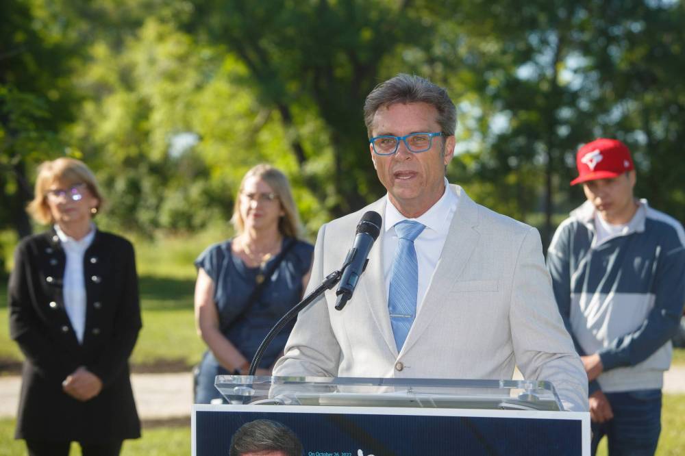 Growing demand forces Winnipeg police officers to rush from call to call, and blamed the issue for causing excessive wait times, says the former Winnipeg Police Board chairman. (Mike Deal / Winnipeg Free Press files)