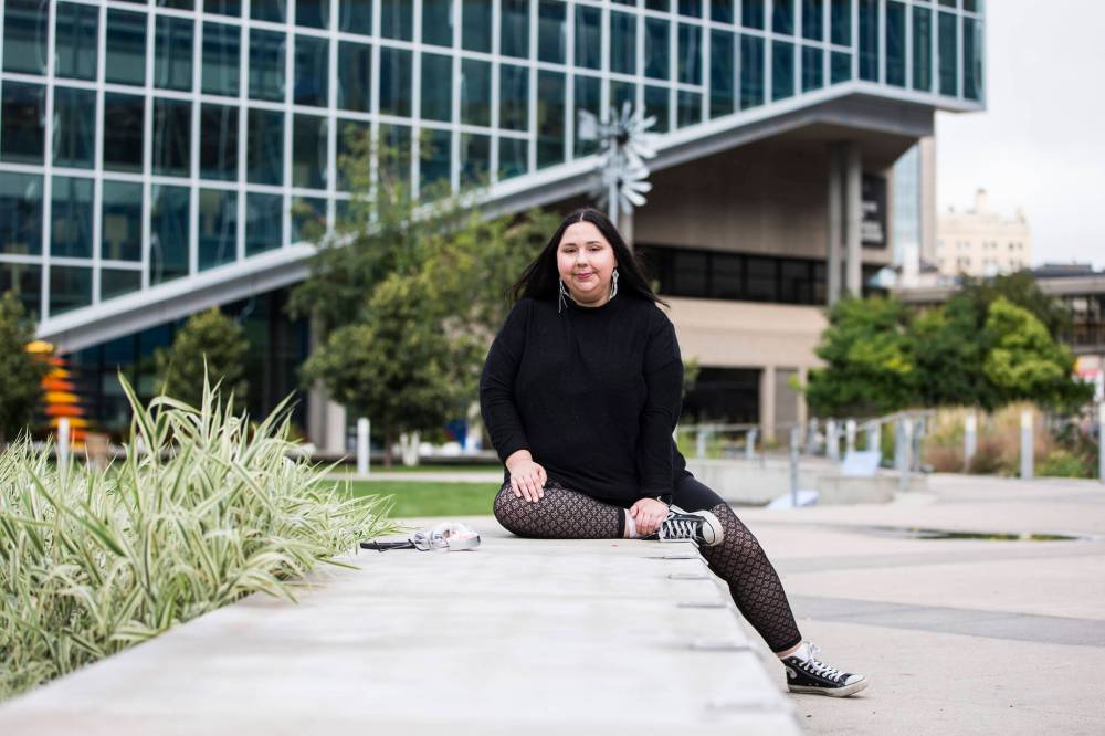 MIKAELA MACKENZIE / WINNIPEG FREE PRESS
Playwright Frances Koncan is the new writer-in-residence for the Winnipeg Public Library.