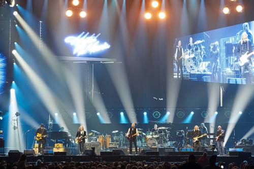 DAVID LIPNOWSKI / WINNIPEG FREE PRESS
                                The Eagles perform at Canada Life Centre as part of their Hotel California tour Friday.