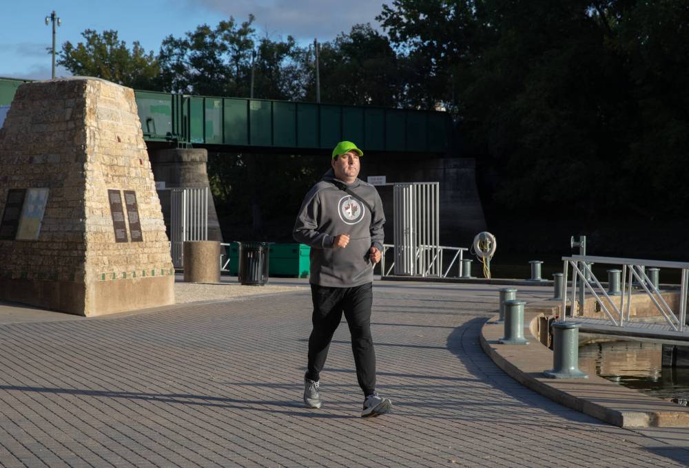 JESSICA LEE / WINNIPEG FREE PRESS
John Krestanowich joined a local running club two years ago on a whim last year.