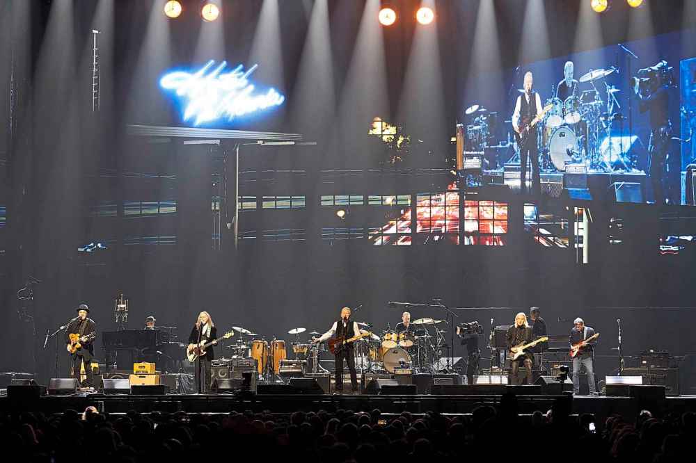 DAVID LIPNOWSKI / WINNIPEG FREE PRESS
The band only burnished its legacy Friday night at Canada Life Centre when they played the entire Hotel California album for an arena full of Eagles fans who have never checked out and left their musical heroes.