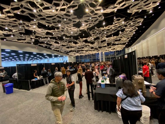 The Winnipeg Wine Festival’s public tastings returned to the RBC Convention Centre for the first time since 2019 on Sept. 23 and 24. (Ben Sigurdson / Winnipeg Free Press)