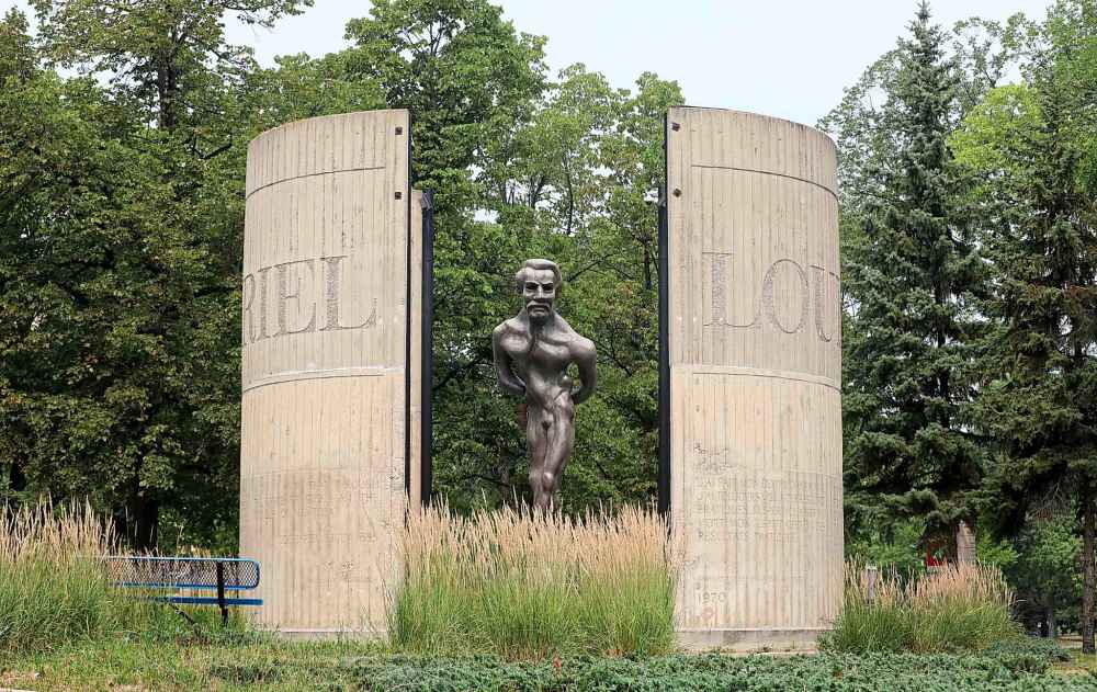 A 12-foot-high sculpture of Louis Riel created by artist Marcien Lemay. The shells were made by architect Étienne Gaboury, a distant relative of Louis Riel’s. (Ruth Bonneville / Winnipeg Free Press files)