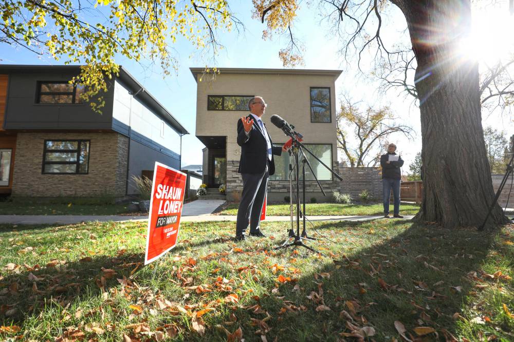 RUTH BONNEVILLE / WINNIPEG FREE PRESS FILES
Mayoral candidate Shaun Loney would raise property taxes by 3.7 per cent next year, then work to introduce a “retooled impact fee” and a 25-cent daily charge on parking spaces in the future.