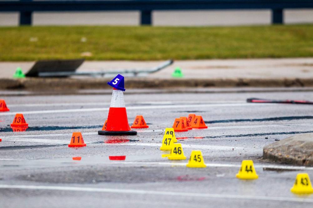 MIKAELA MACKENZIE / FREE PRESS FILES
A 56-year-old man was struck at Notre Dame Avenue and Keewatin Street at about 2:45 a.m. Monday. He later died in hospital.
