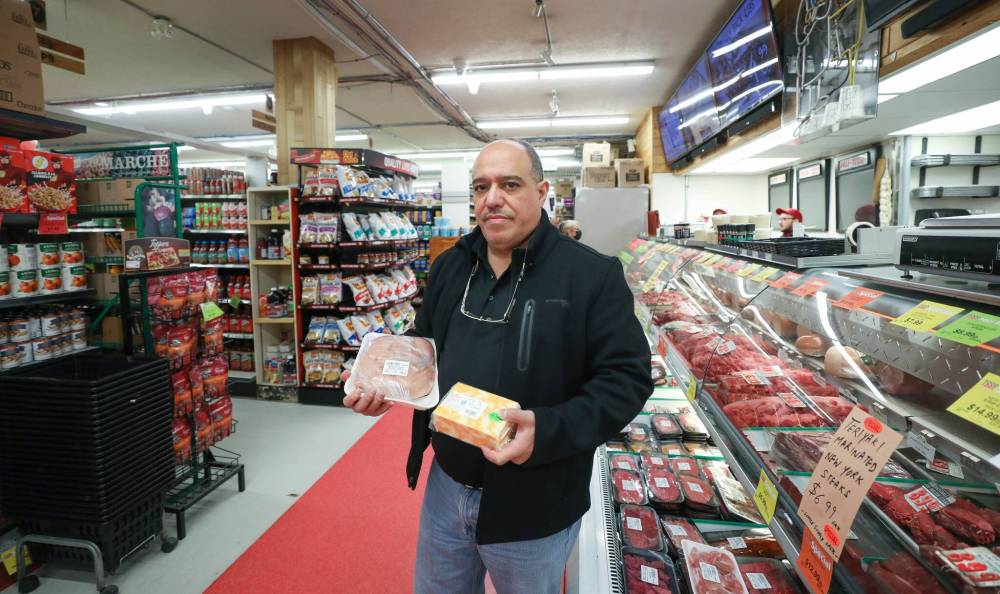 Food Fare owner Munther Zeid says people will fill a basket of meat and just walk out without paying. (Ruth Bonneville / Winnipeg Free Press)