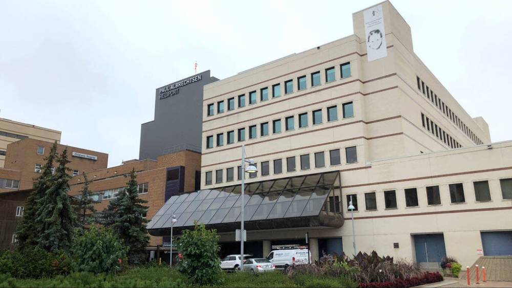 RUTH BONNEVILLE / WINNIPEG FREE PRESS FILES
Children’s Hospital’s emergency room at Health Sciences Centre is on pace for a record number of visits.