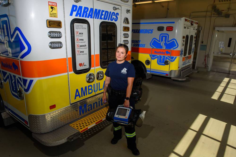 JESSE BOILY / WINNIPEG FREE PRESS FILES
‘Paramedics are burning out after five years because it’s non-stop all the time,’ Rebecca Clifton said. ‘The job has changed substantially.’