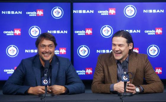 Teemu Selanne (left) and Teppo Numminen (Mike Deal / Winnipeg Free Press)