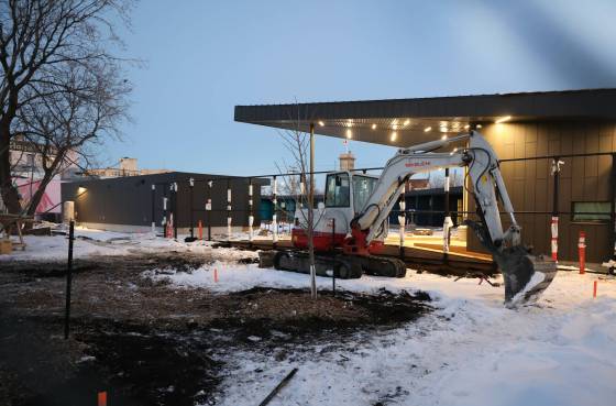 Astum Api Niikinaahk is minimal-barrier and rent is geared to income. (Ruth Bonneville / Winnipeg Free Press)