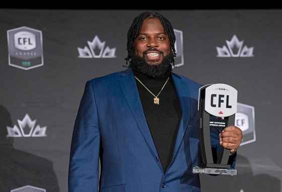 The Bombers Stanley Bryant was named the CFL’s top lineman for a record fourth time Thursday night at the league’s awards banquet. (Paul Chiasson / The Canadian Press)