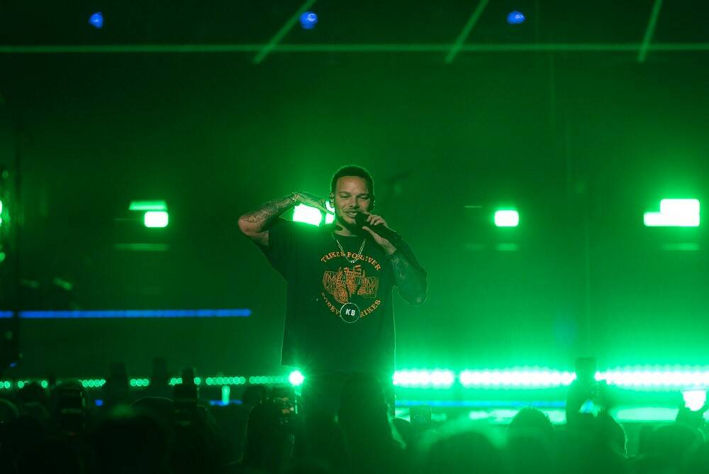 Dwayne Larson / Winnipeg Free Press
Country artist Kane Brown performs at Canada Life Centre in Winnipeg, Thursday.