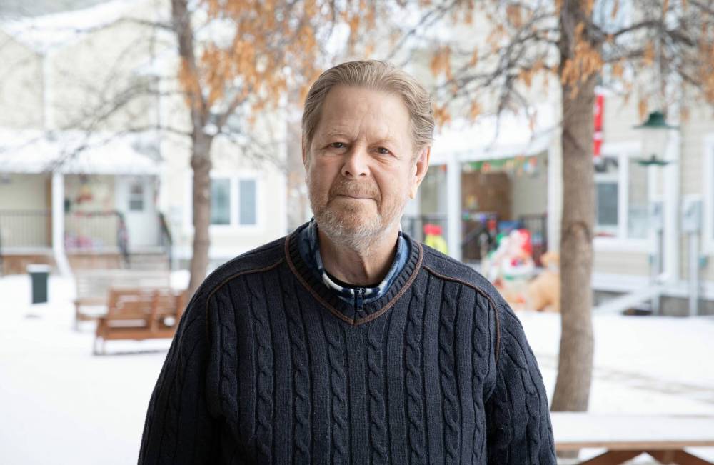 JESSICA LEE / WINNIPEG FREE PRESS
Steven Falk is looking forward to receiving a hamper through the Christmas Cheer Board and Friends Housing this year: ‘it makes a difference,’ he says.
