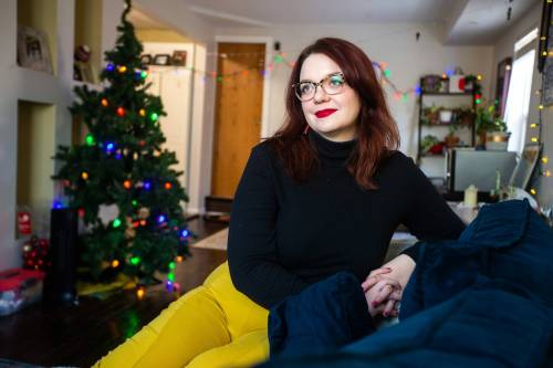 MIKAELA MACKENZIE / WINNIPEG FREE PRESS
                                End-of-life doula Jess Seburn supports grieving people emotionally, physically, spiritually and practically.