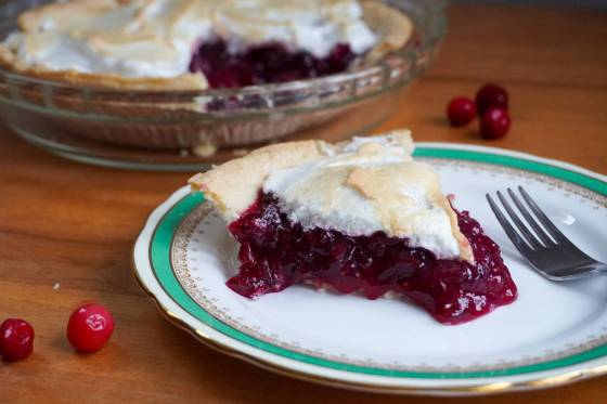 Cranberry meringue pie (Eva Wasney / Winnipeg Free Press)